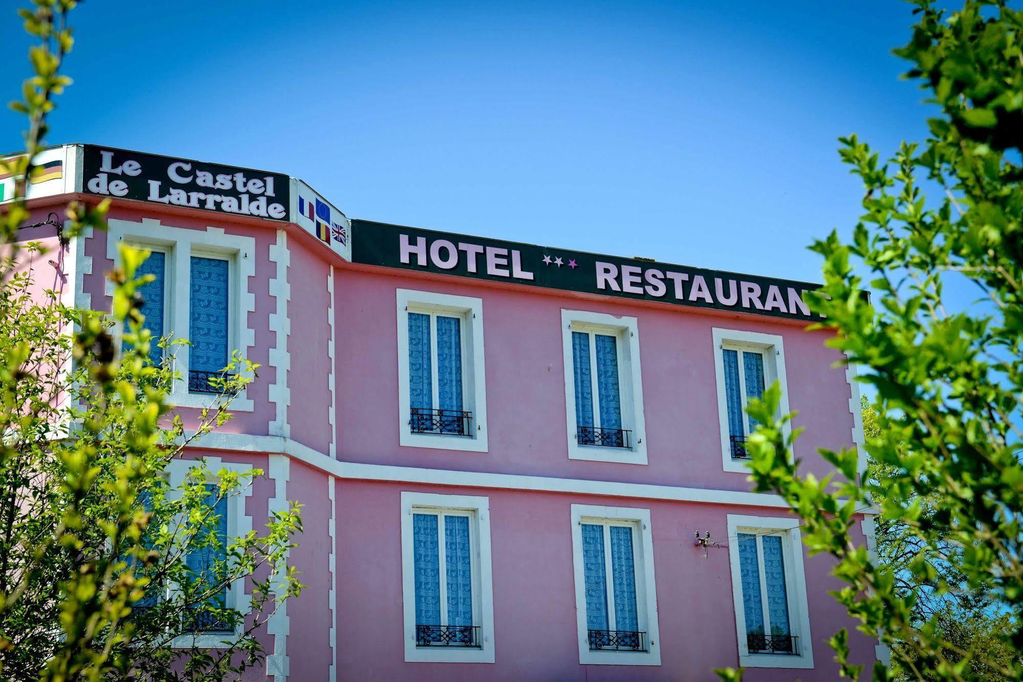 Le Castel De Larralde Assat Exterior foto